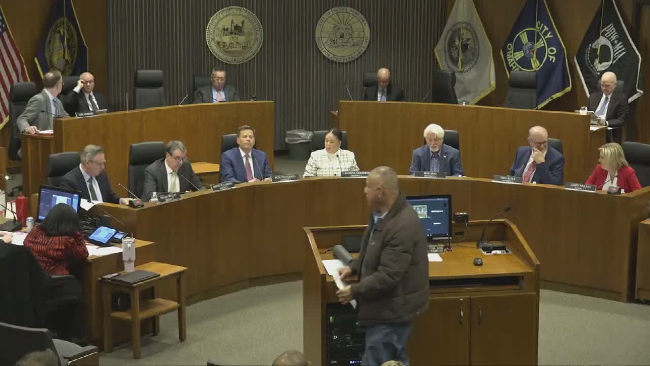 Omaha council approves multiple liquor licenses but recommends denial for 879 Bar after heated hearing