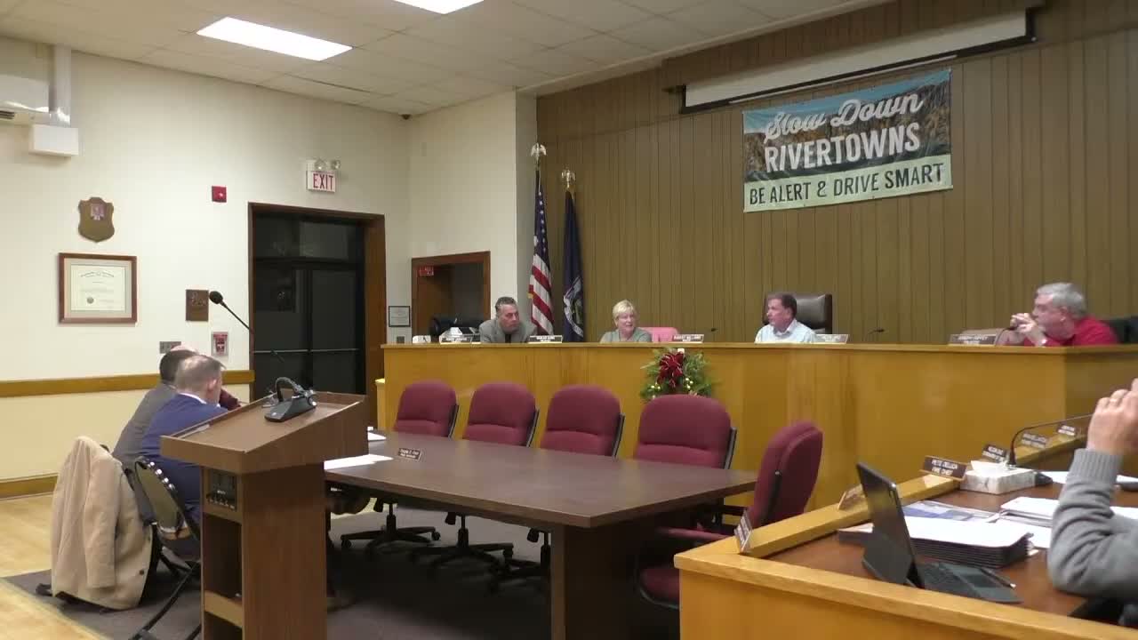 Town staff urge established food-pantry model over permanent 24/7 'food box' amid health and liability concerns