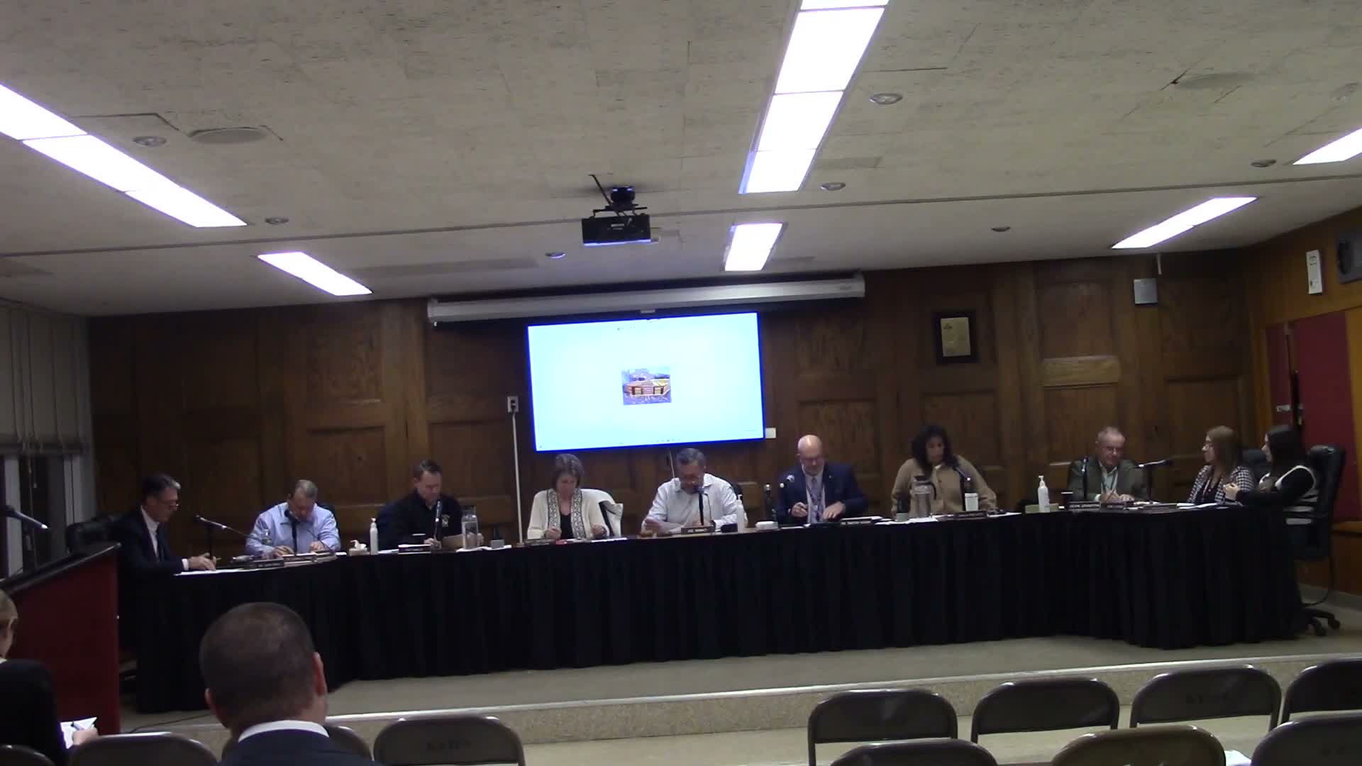 Kings Park school leaders present first look at 2026–27 calendar after parents urge Passover alignment