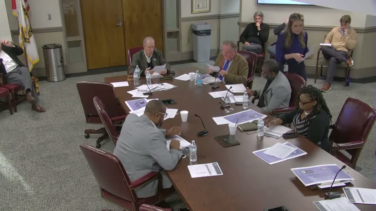 Committee backs higher sidewalk-café fees, directs revenue toward downtown lighting