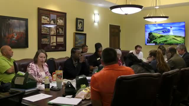 Snellville staff to issue sanitation RFP, recommends 95‑gallon carts, weekly pickup and optional neighborhood dumpsters