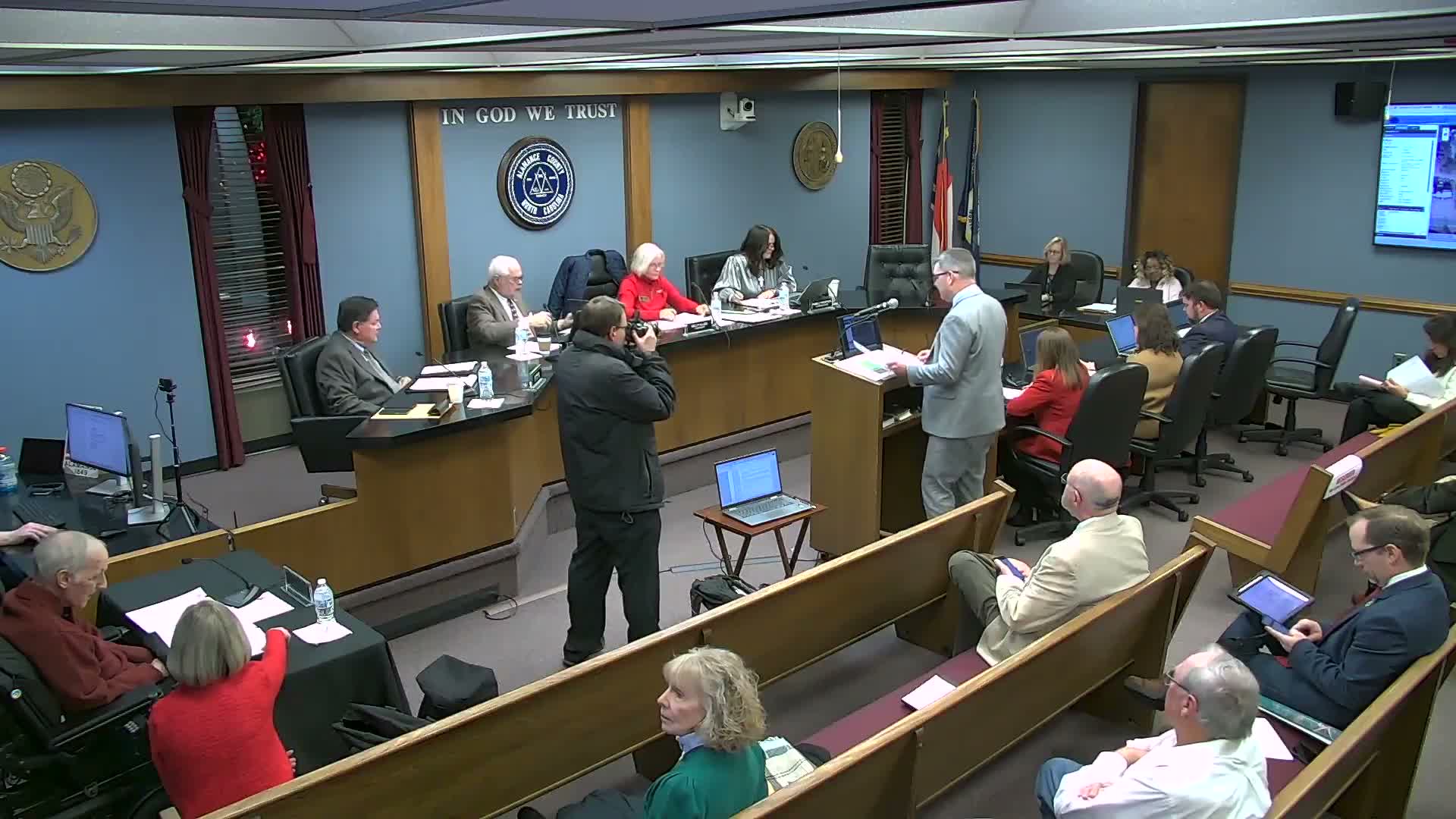 Commissioners approve narrow majority purchase of 301 W. Pine Street for courthouse parking after debate