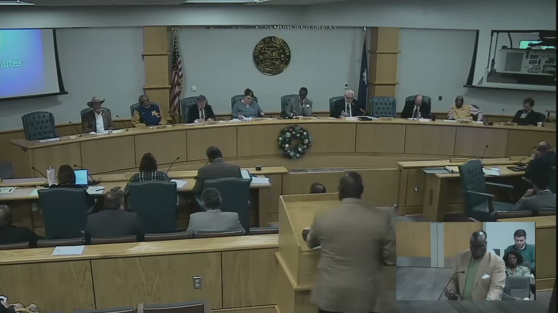 Charleston County advances business-license update as local business owner raises compliance concerns