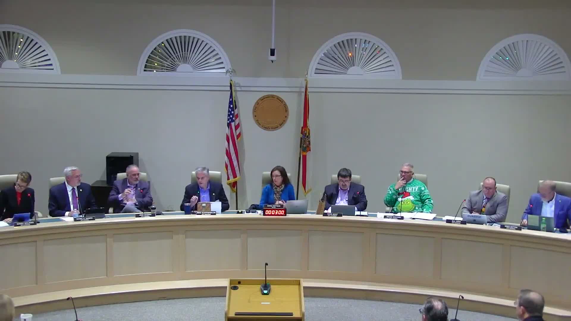 Neighbors urge Jacksonville Beach to halt Discovery School expansion, citing safety and unpermitted changes