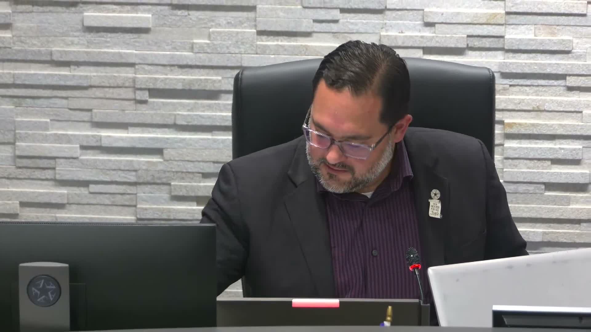 Arlington ISD board ratifies chief internal auditor and chief technology officer, approves consent agenda