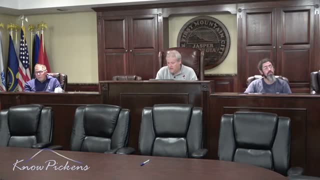 Commission recommends permit for small woodworking manufacturer with safety and screening conditions