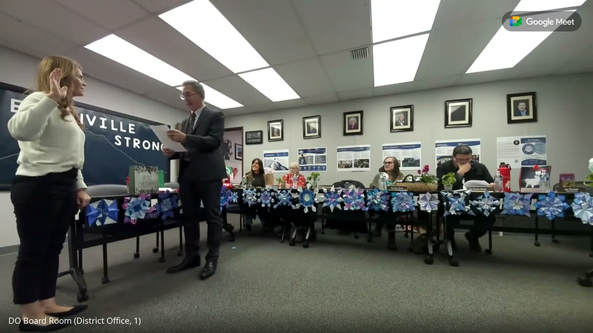 Eatonville board swears in Katie Hanselman, re-elects Rhonda Litzenberger as chair