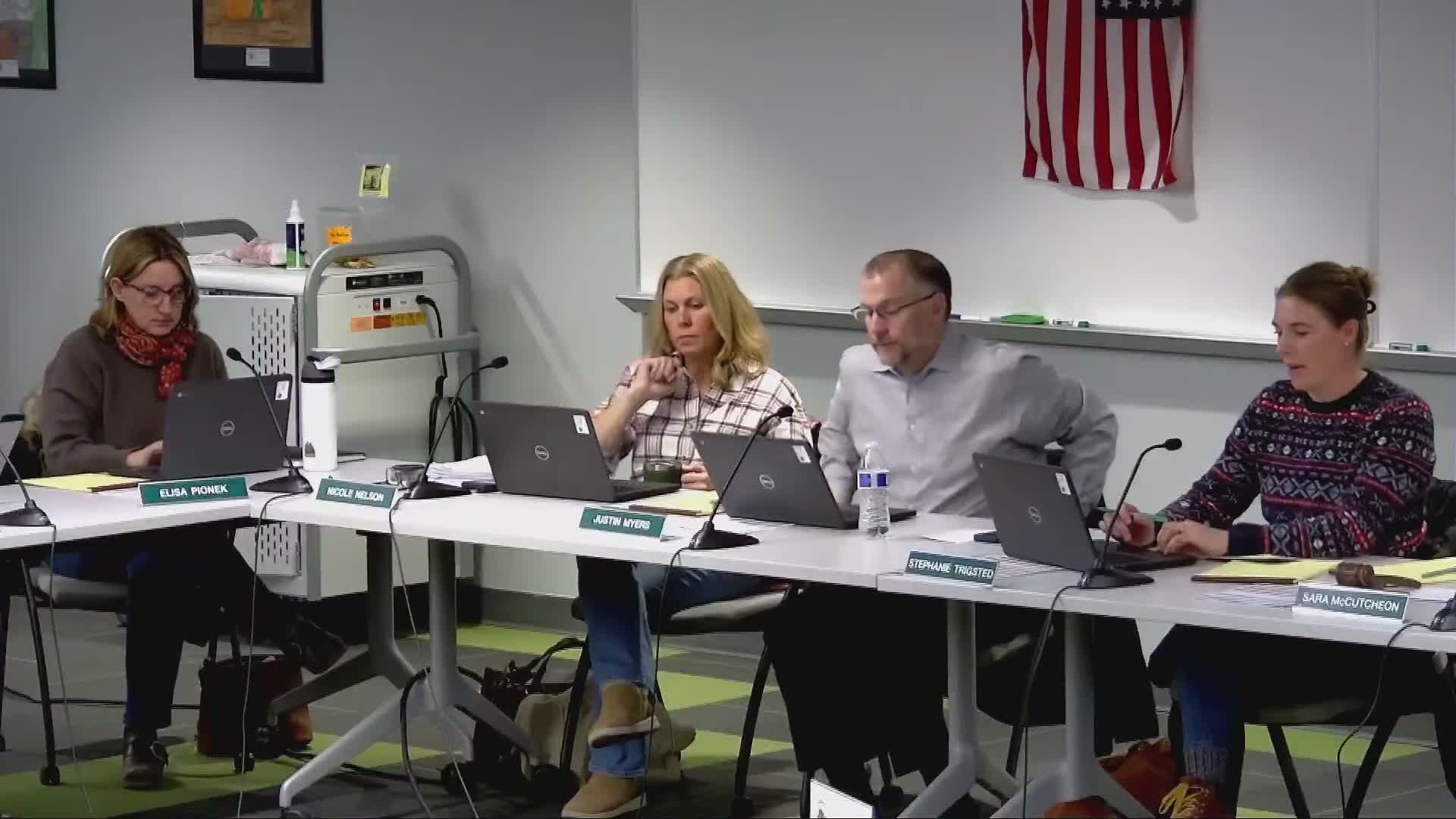 District audit returns clean opinion; auditors flag one recurring technical deficiency