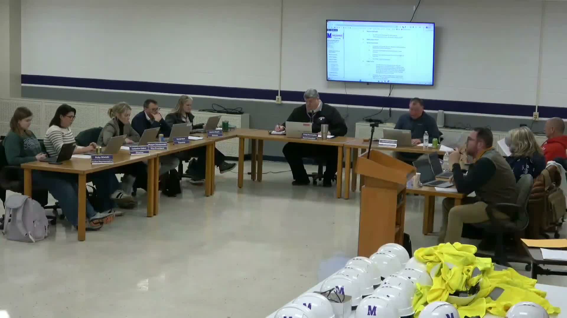 District staff outlines Wisconsin truancy process, county diversion options