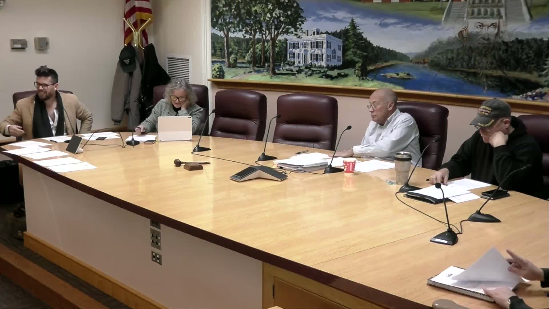 Finance staff outlines audit findings and internal-control improvements