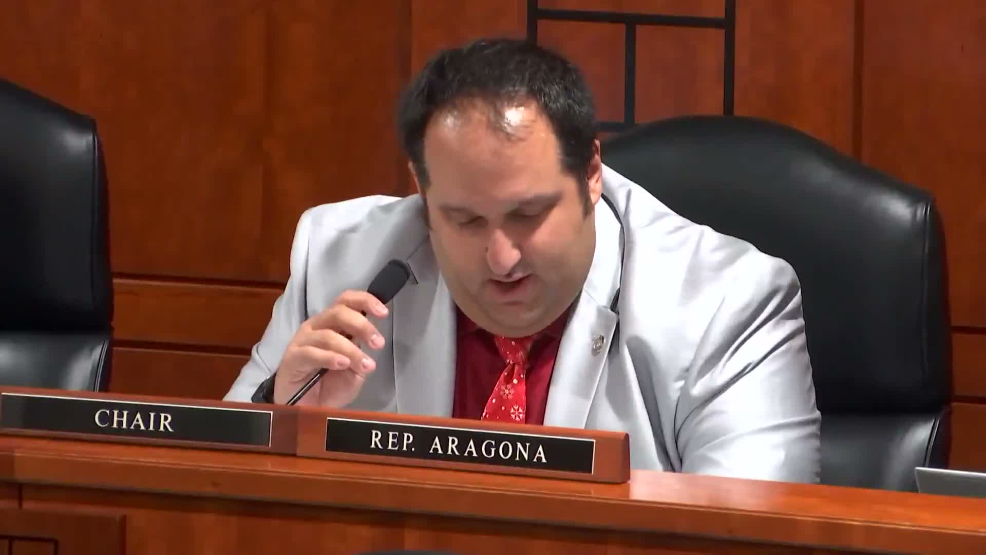 Regulatory Reform Committee adopts multiple substitute bills, refers them to Rules