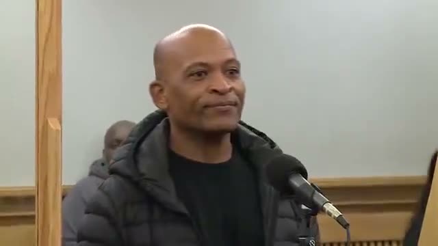 Providence judge dismisses red‑light citations for Gulf War veteran