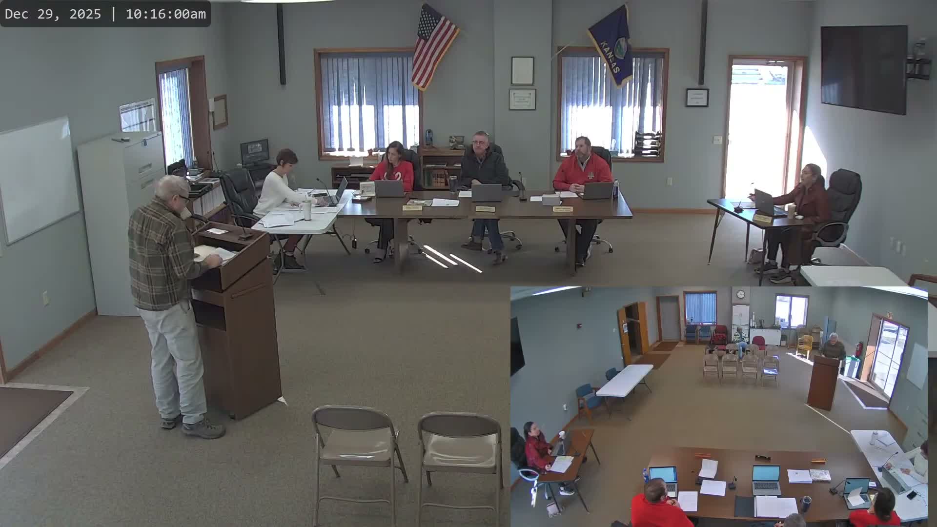 Lake Chaparral resident challenges proposed moratorium on year‑round RV occupancy; county to revisit zoning language