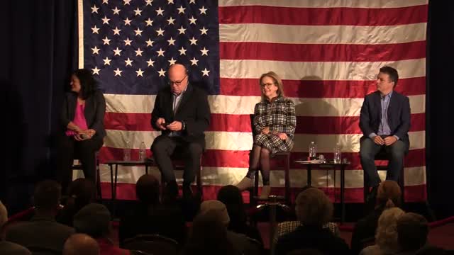 Q&A in Scranton town hall spotlights AI privacy risks, student‑loan fears and local farm support