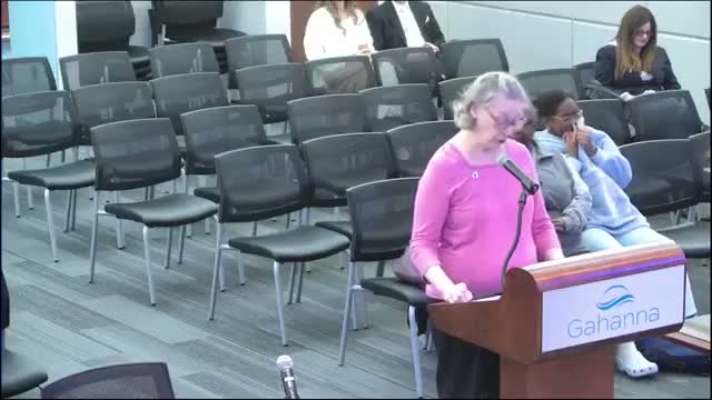 Residents ask about ICE cooperation; praise for police accreditation and municipal milestones