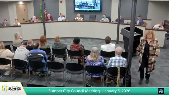 Resident accuses staff of secrecy over battery site and criticizes Kanawha Block project; council does not take immediate action