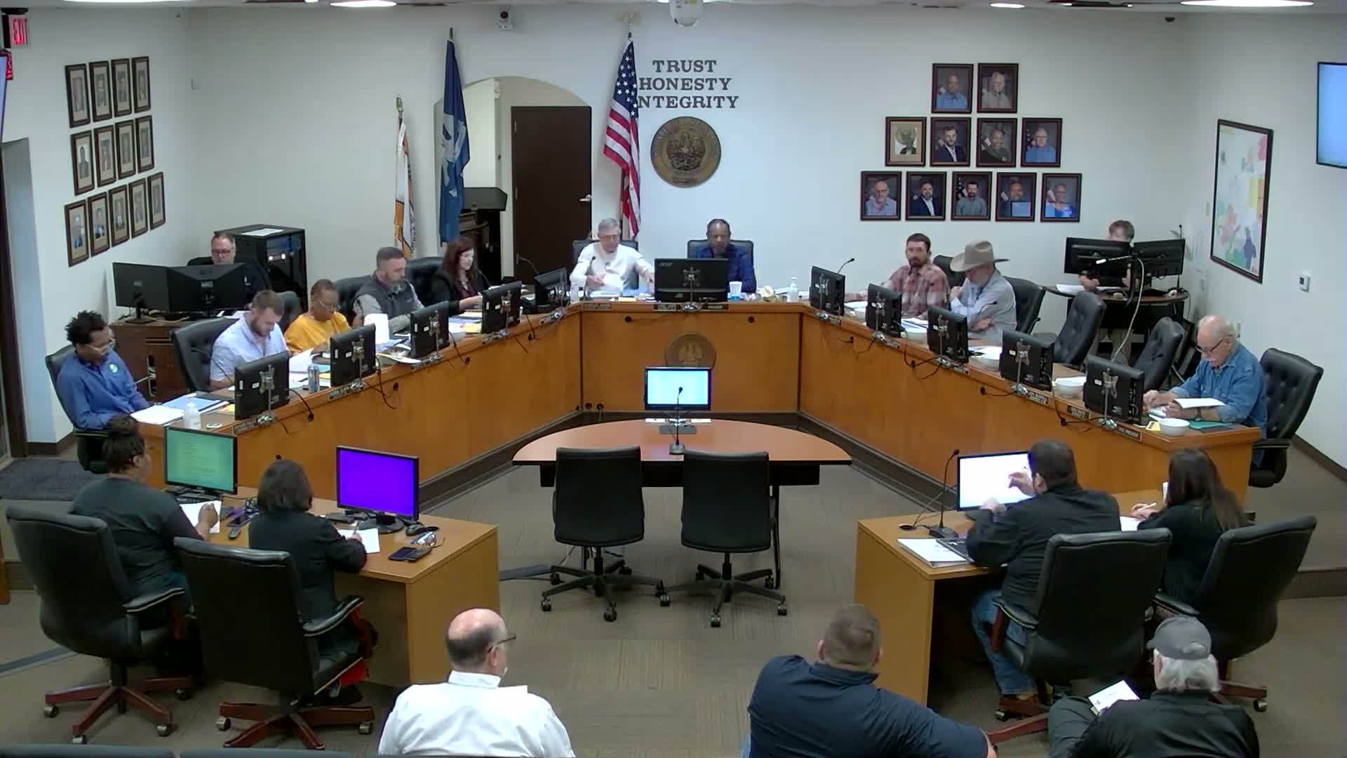 DeSoto Parish Police Jury accepts quitclaim from Chase Bank; legal staff to investigate possible mineral proceeds