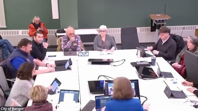 Committee advances fare increase and digital payments plan for Community Connector to full council