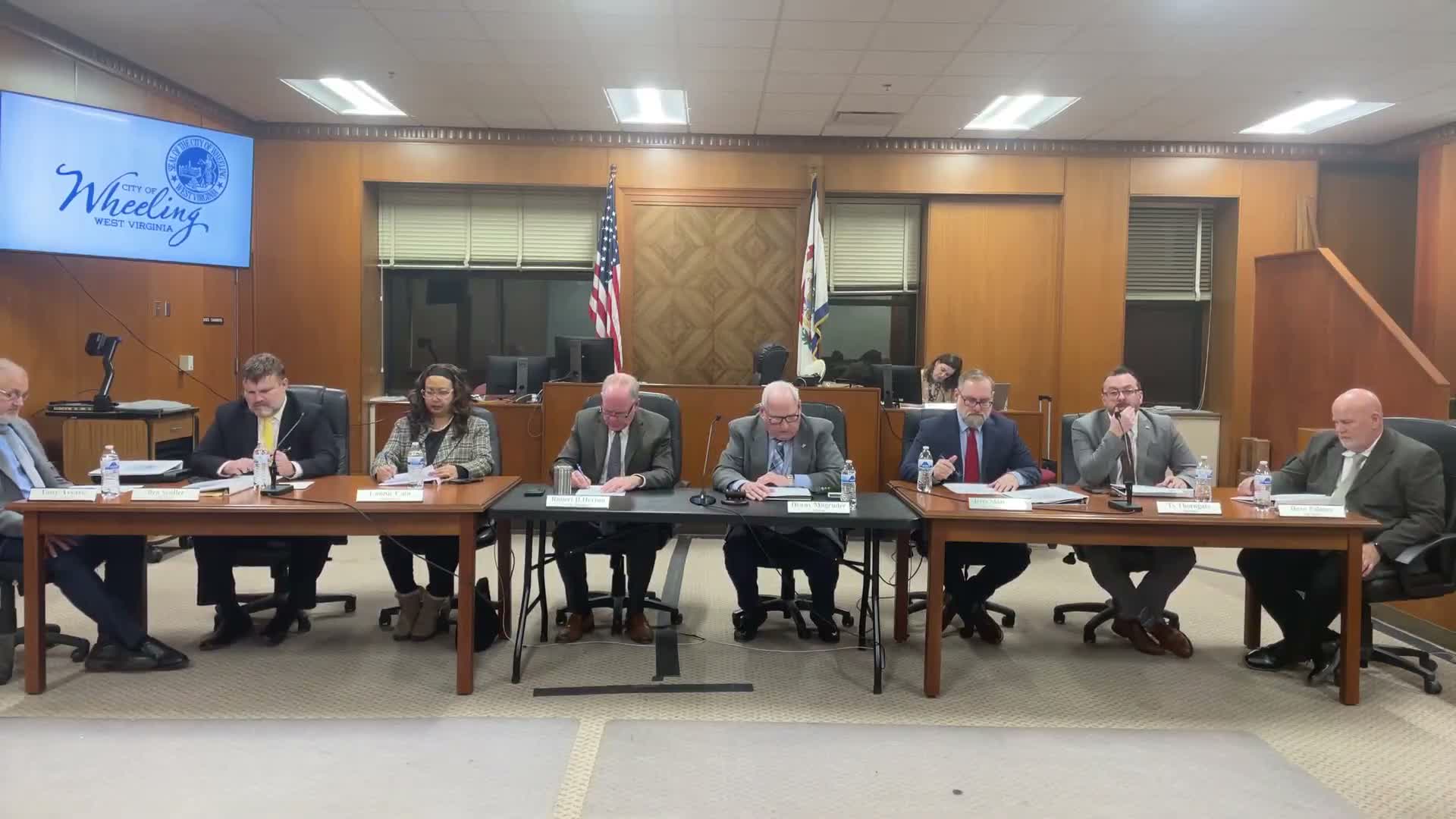 Wheeling council authorizes lease negotiations for Island Marina; city manager describes kayak and pontoon rentals