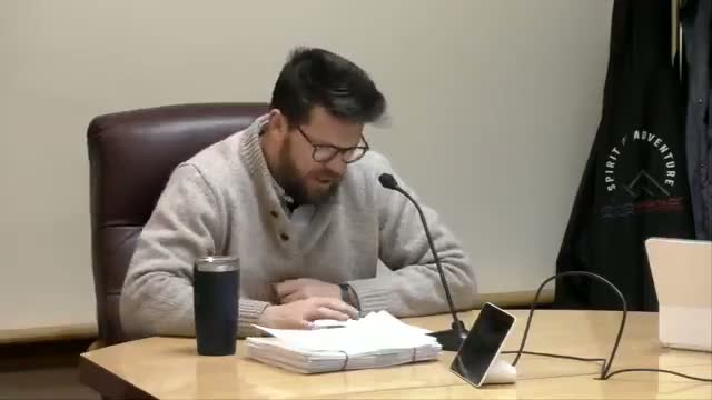 Committee plans RFP for tree-cutting on Simmons Pond parcel; resident asks about impact-fee workshop