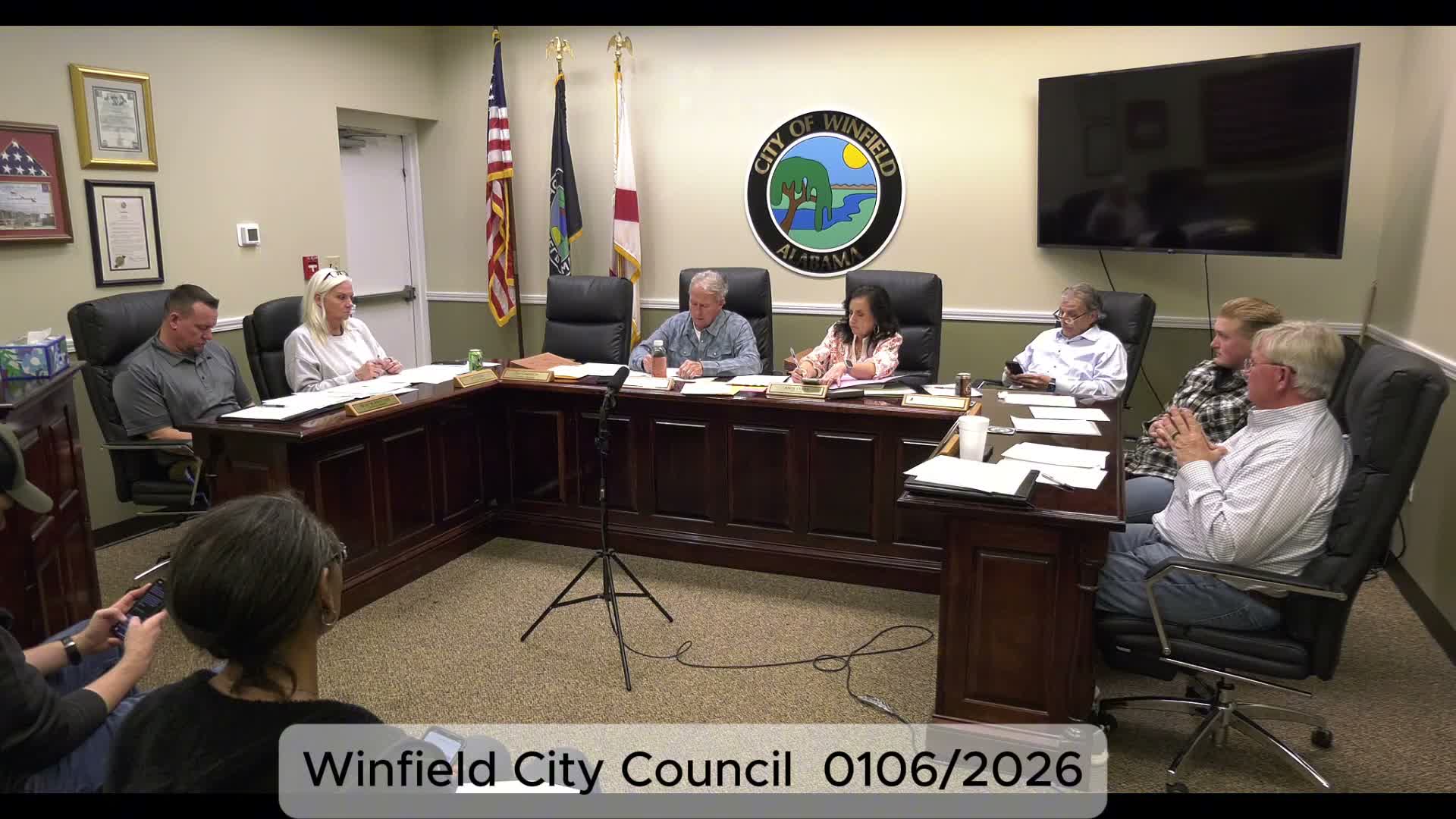 Council reviews three bids for new pickleball court fence, mayor recommends local black‑coated option