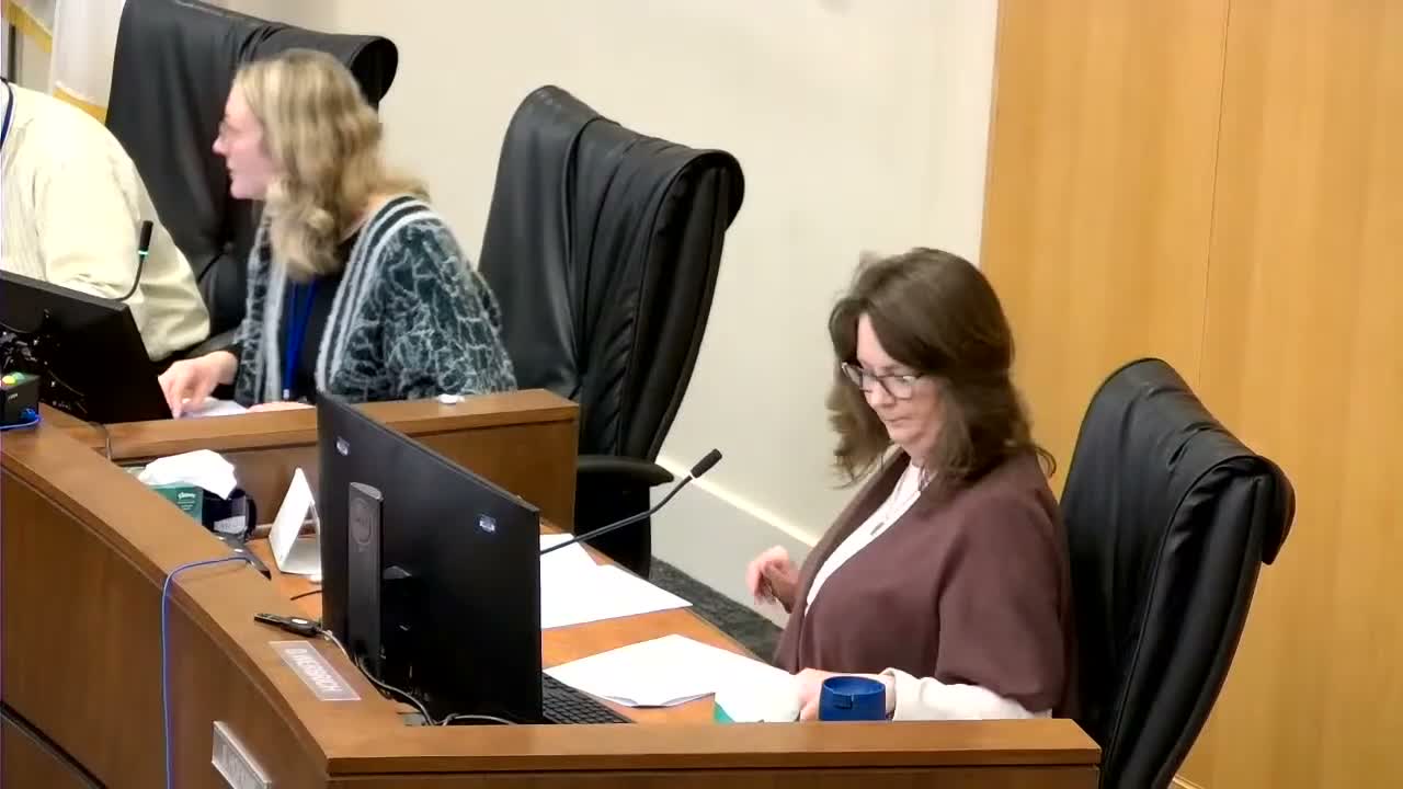 Zoning commission approves Sabe Alano food truck with conditions, allows two A-frame signs