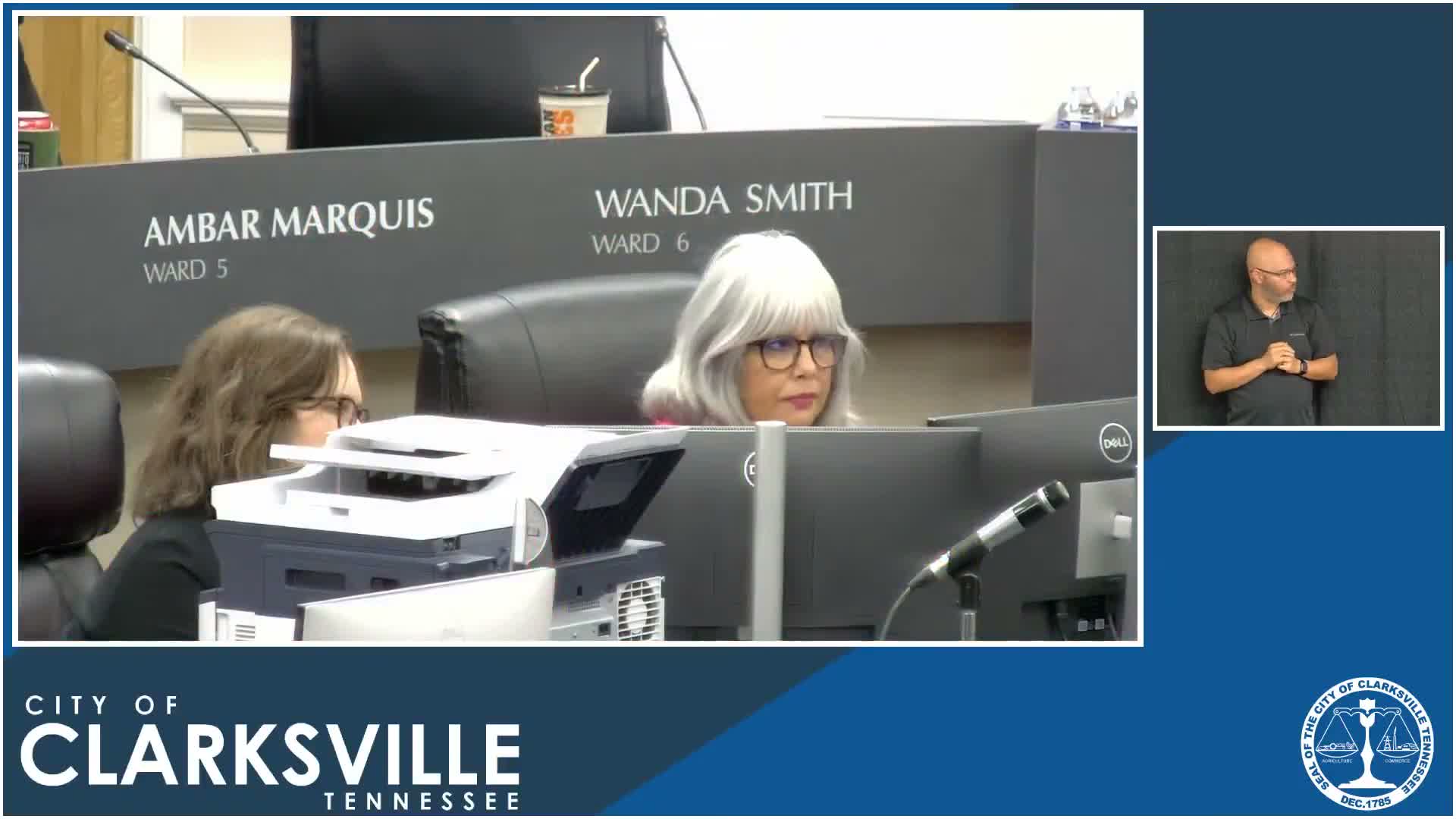 Council adopts electronic‑sign rules after rejecting stricter amendment on transition timing