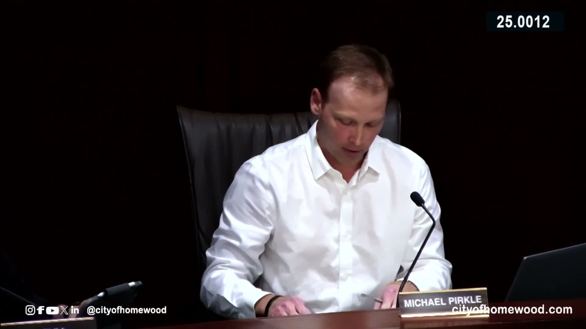 Board approves front-setback variance for Avalon Road homeowners