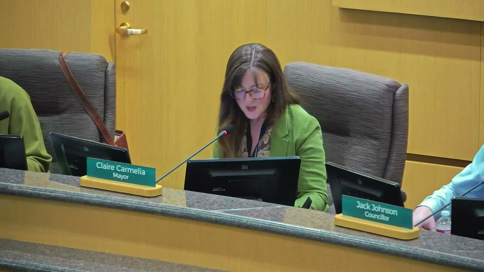 Council approves Summit Point townhome plan amendment to add 50 units; members note design concerns