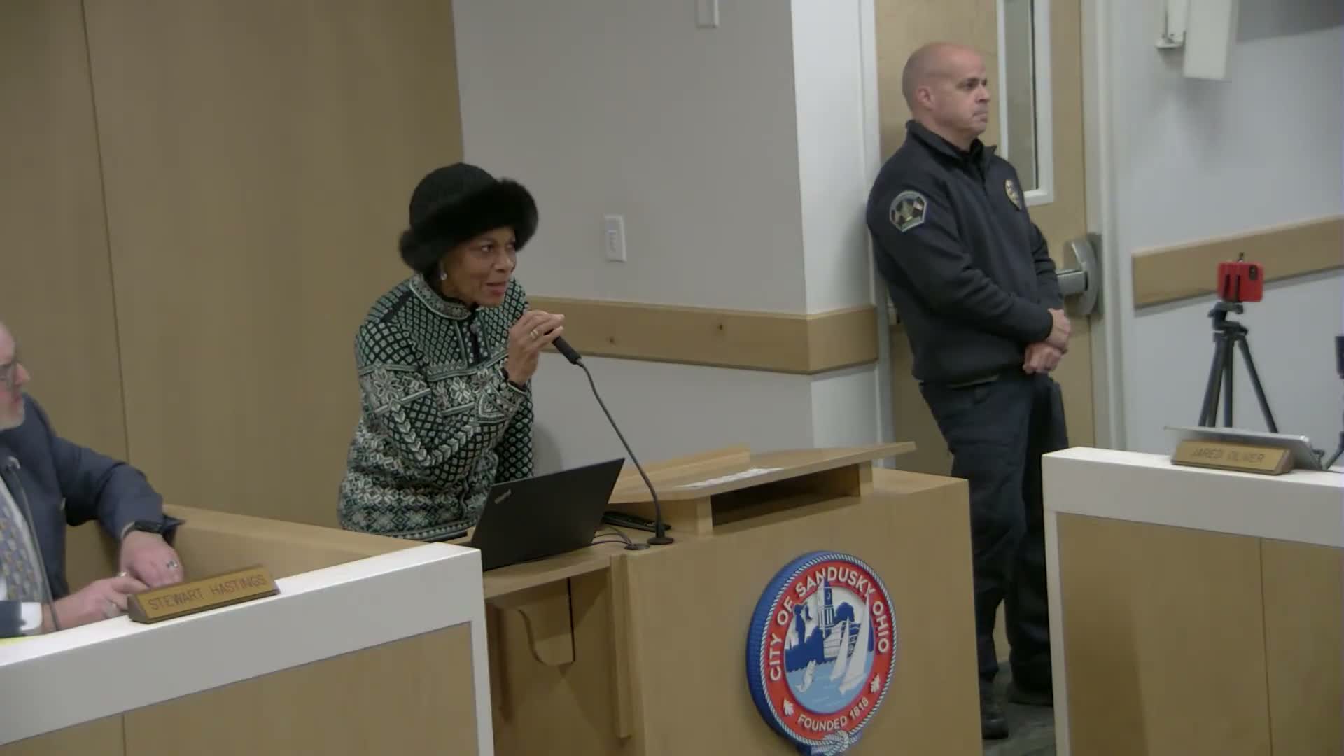 Residents press commission on Beckling Building, data center and pathway snow clearing; manager explains data center water and grid work