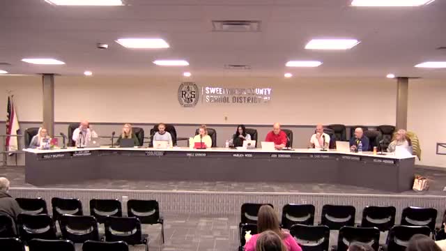 Board approves meeting agenda and course proposals; consent agenda passed after holding one item