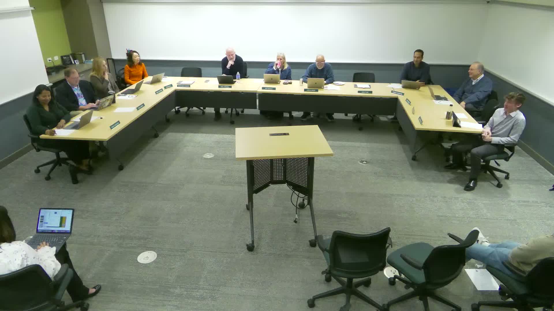 Stevenson presenters describe Spanish 1 assessment model, student portfolios and early classroom AI use