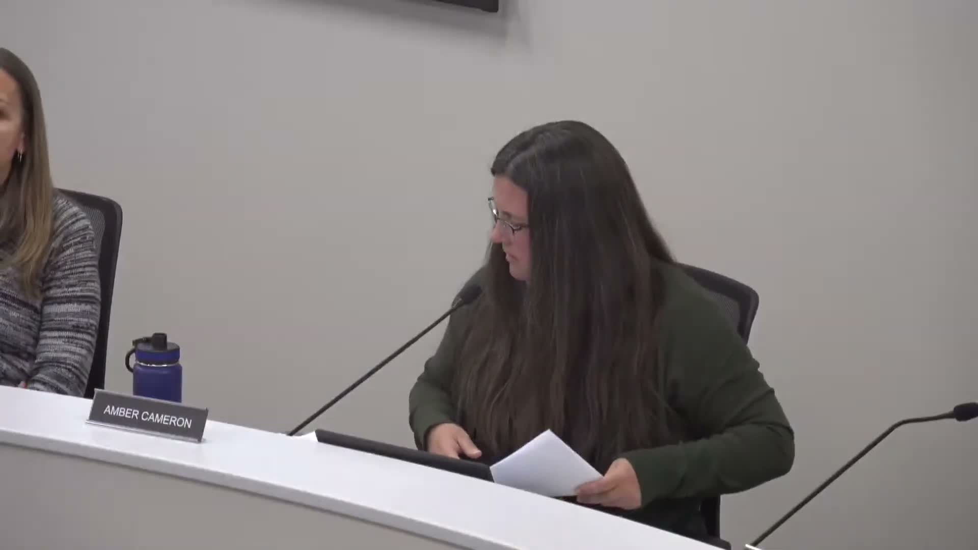 Lakeville board adopts broad elementary redraw (E1) and middle-school plan (M1) after weeks of public input