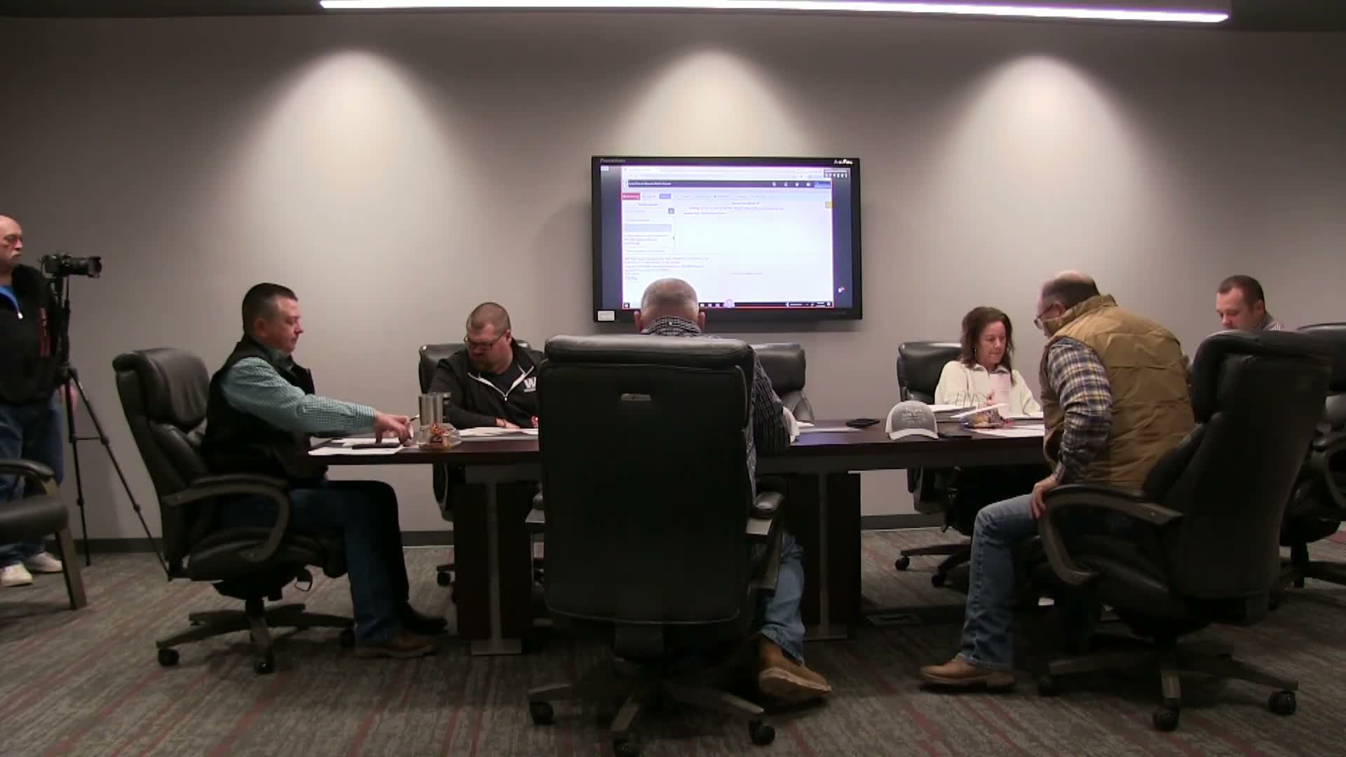 Waynoka Public Schools board flags lower revenue, rising child‑nutrition costs