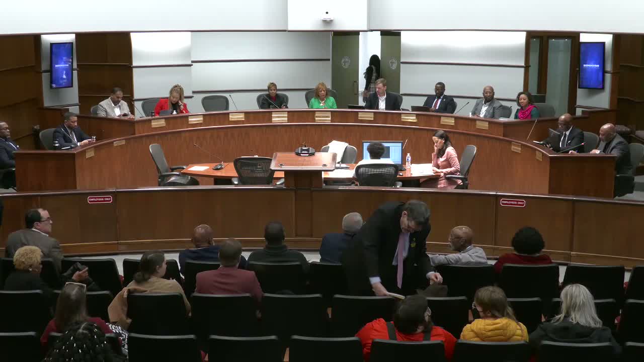 Council approves consent agenda; OKs mandatory e‑filing ordinance, settles $525,000 claim and reappoints planning commissioners