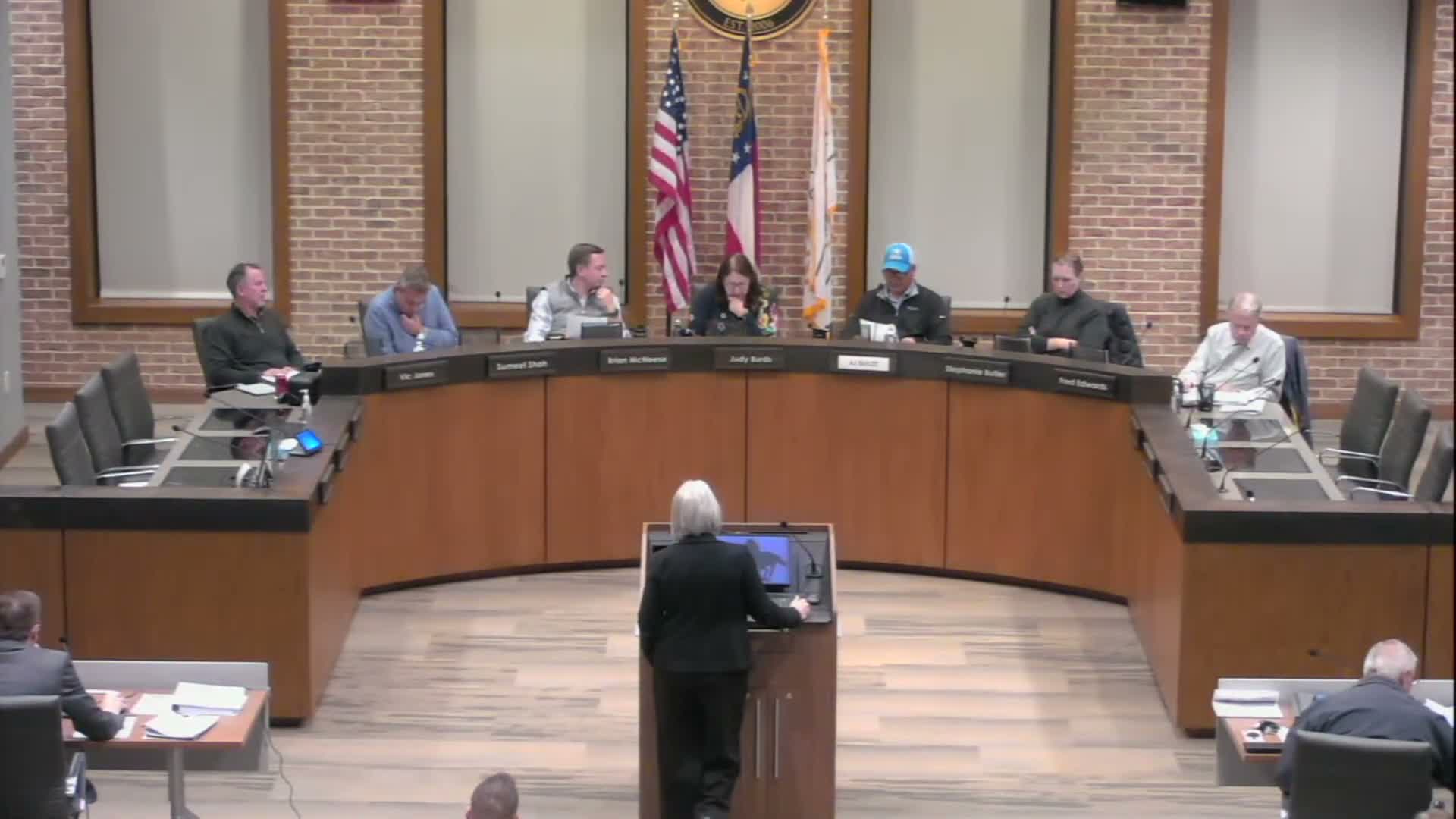 Milton planning panel recommends approval of Deerfield mixed‑use plan, backs parking variance