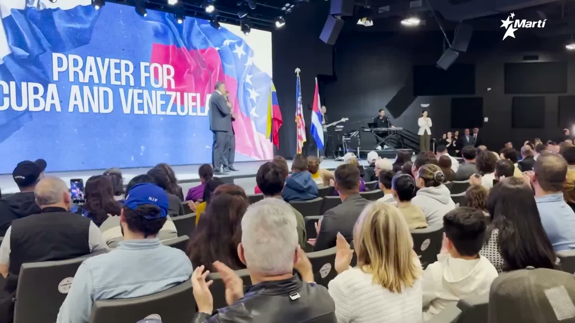 Líderes religiosos y fieles realizan vigilia en Doral por la libertad de Cuba y Venezuela