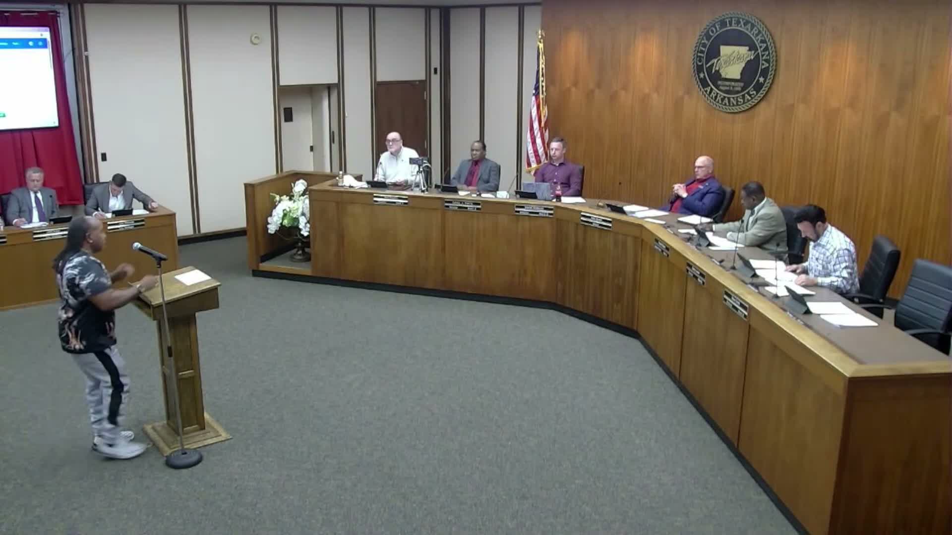 Residents press board on social‑media blocking by an elected official and on Tri State crushing noise