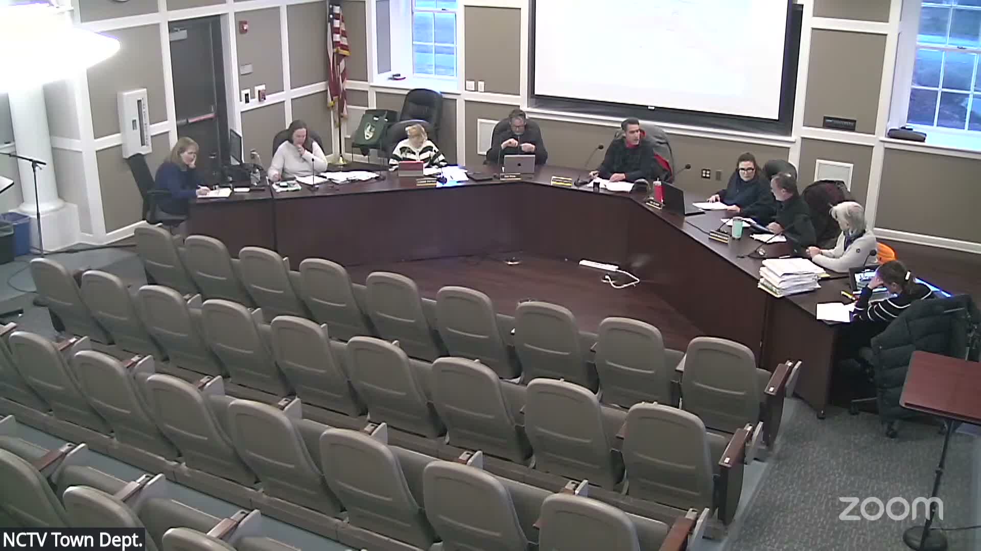 HDC holds consent-with-conditions on scaling proposal for white trim, asks applicant to return with options