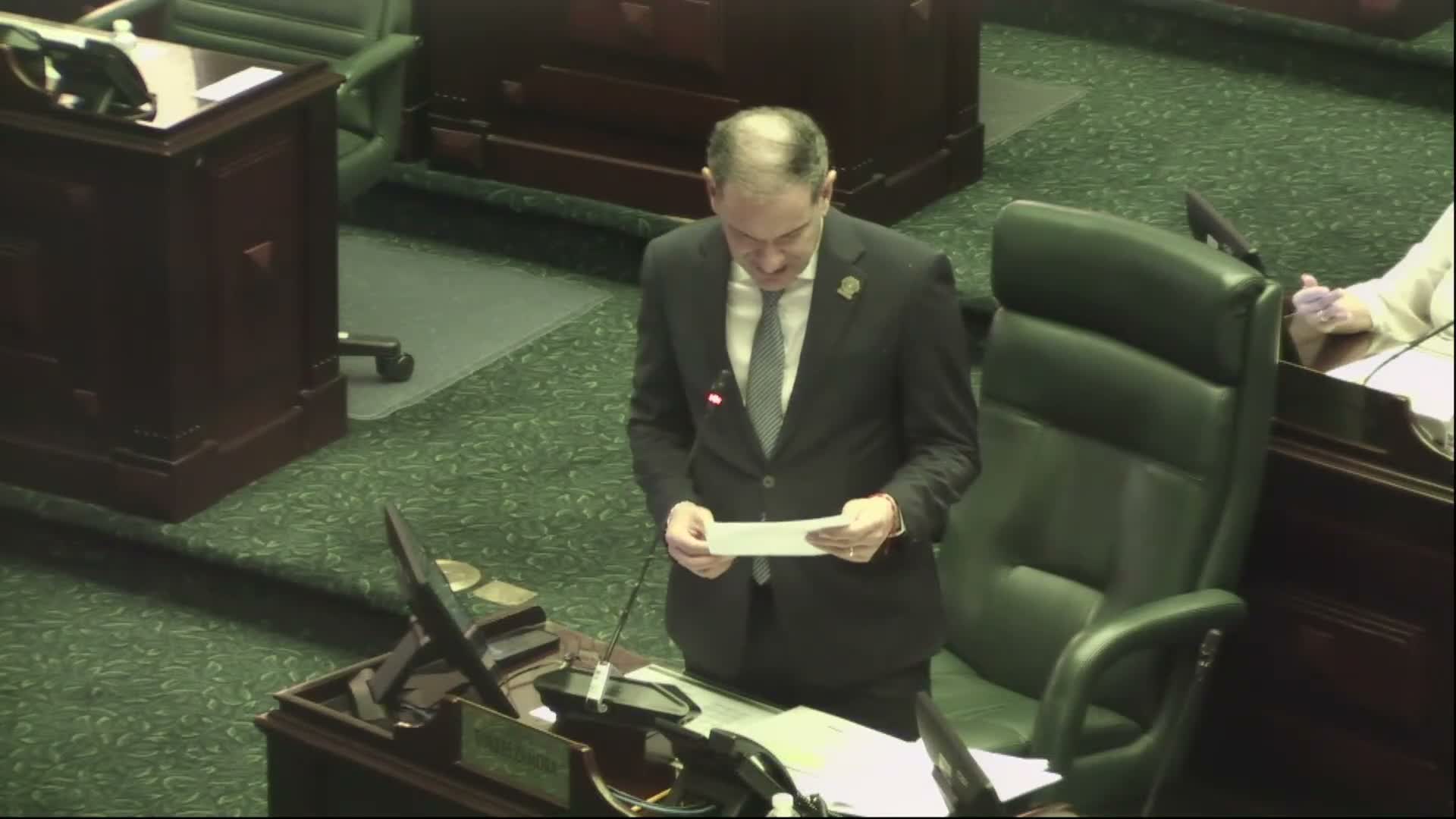 House approves bill to remove security escorts from convicted officials after heated debate centered on Wanda Vázquez