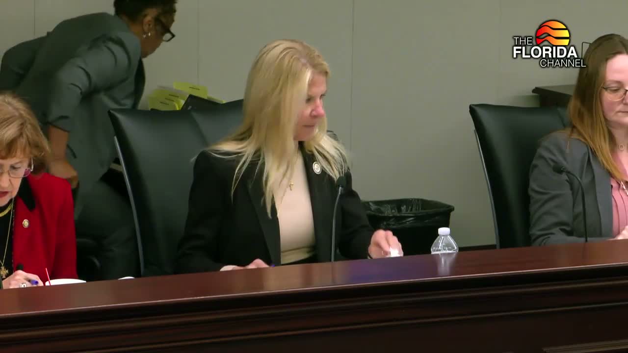 Committee backs bill to standardize local straw and stirrer rules, allow certified alternatives