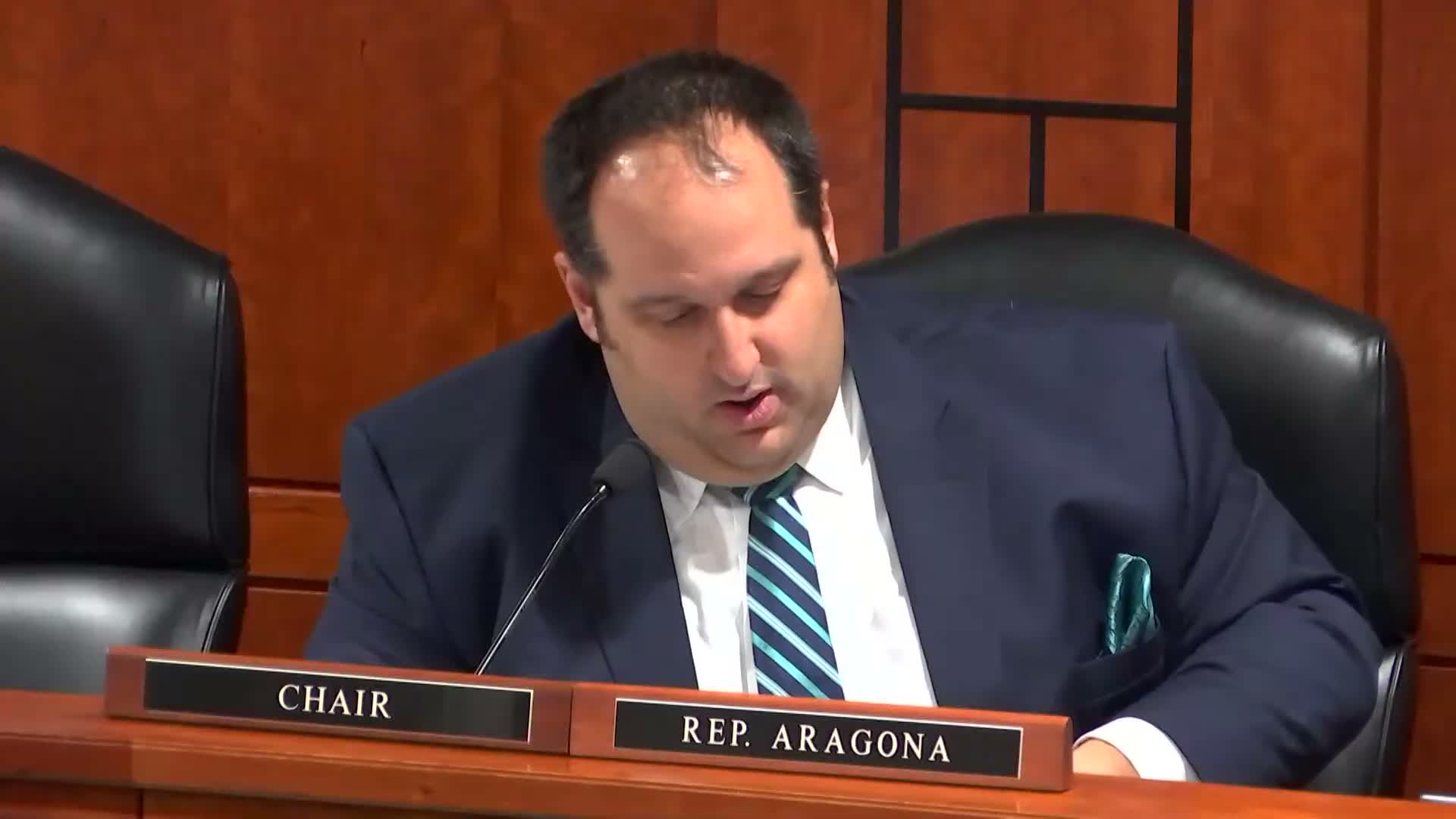 House package would let cosmetology apprentices perform shampoo services, ease monthly reporting to LARA