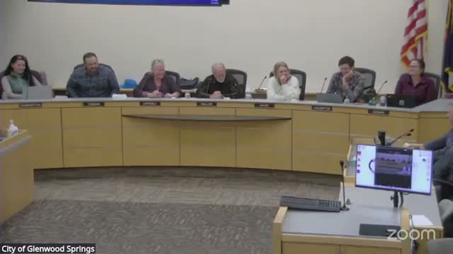 Glenwood Springs commission opens review of lighting code, weighs dark‑sky measures and sign curfew