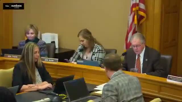 Committee approves balloon amendment to HB 2331 clarifying veterans' cremated remains disposition