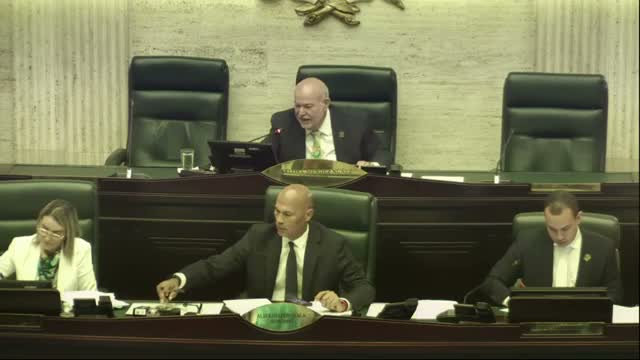 Cámara aprueba en votación final enmienda que define al concebido como "ser humano"; debate fue áspero