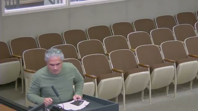 SPAB approves larger sign for Bagels with Deli after debate over precedent and measurements