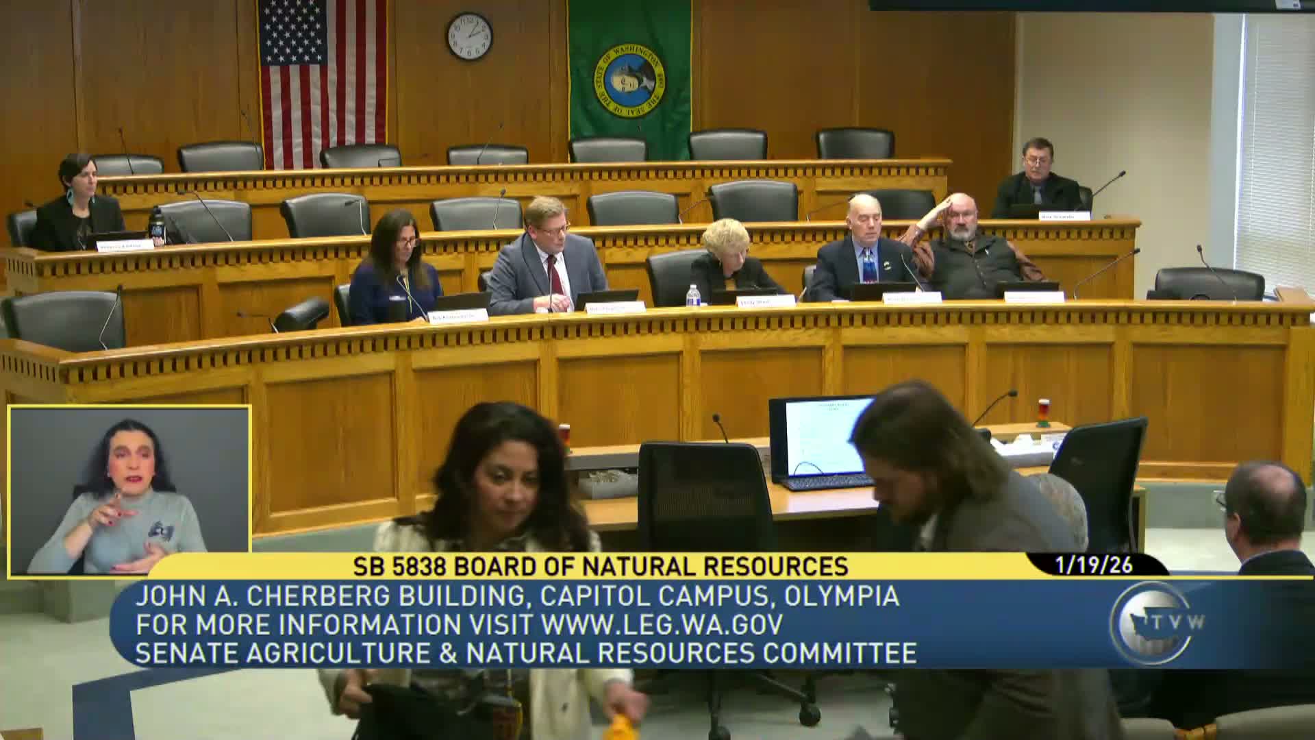 Proposal would require predator mitigation if ungulate herds drop 25% below 10‑year average; scientists and stakeholders disagree