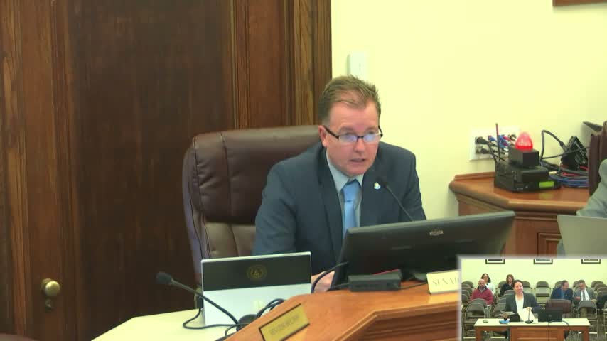 Committee backs plan to let certain physicians use personal vehicles as authorized emergency vehicles