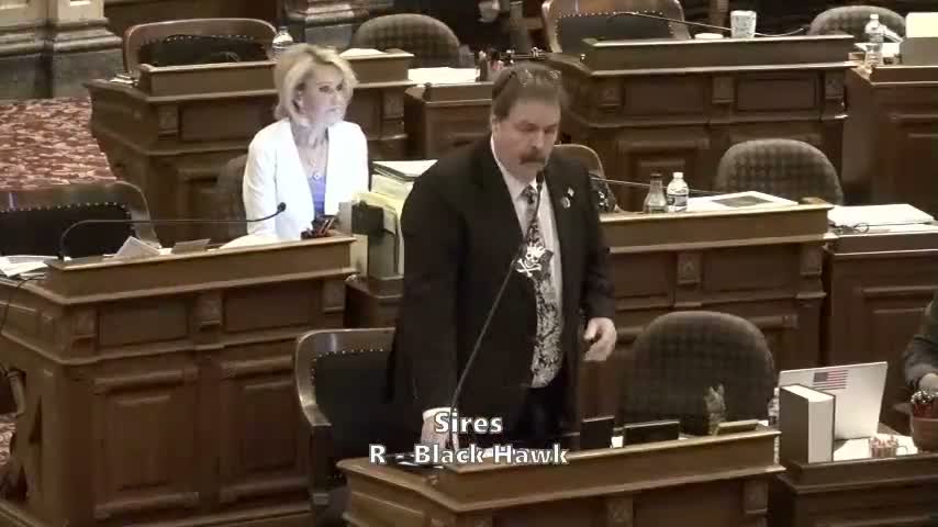 Iowa Senate welcomes visiting school groups and adjourns to Jan. 27