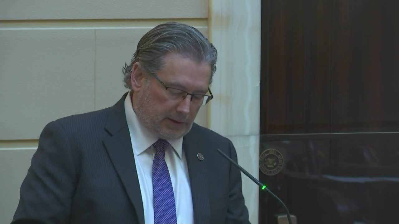 Senate advances bill to raise registration fee by $1.25 to reimburse county DMVs